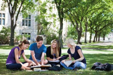 lec-ambiance-cours-shutterstock_86361118